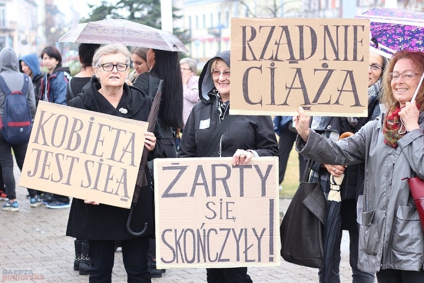 Czarny protest we Włocławku [zdjęcia]