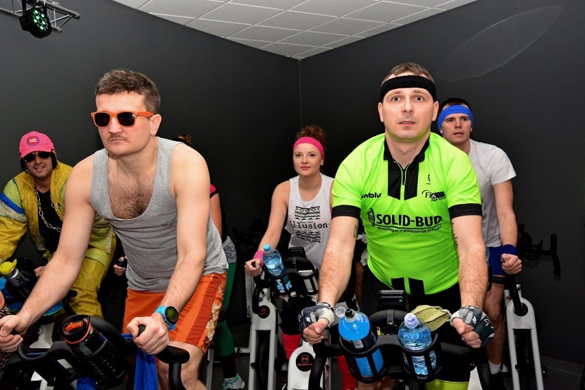 Weekend na sportowo. Za nami maraton rowerowy na styl lat 80. [ZDJĘCIA]