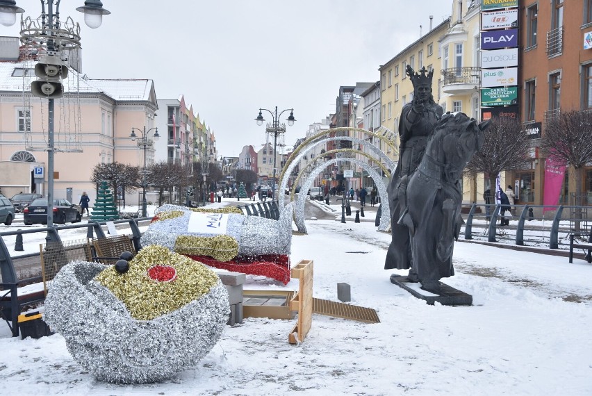 Malbork. Marianek dołączył do świątecznej iluminacji na placu Jagiellończyka 