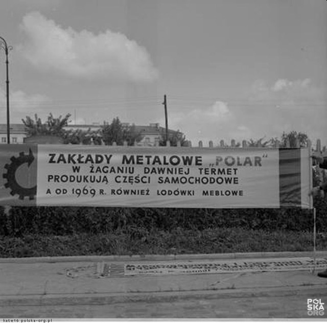 Baner żagańskiego Polaru podczas Wyścigu Pokoju w Warszawie. Zobaczcie zdjęcia w galerii, przesuwajcie je strzałkami. Może znajdziecie na nich siebie lub znajomych?