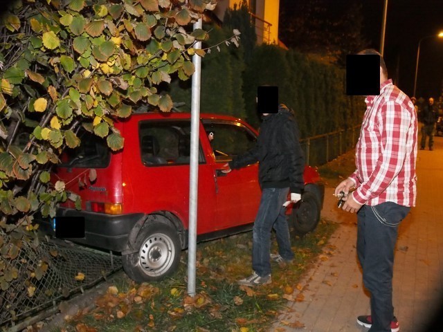 Kierowca fiata wjechał w ogrodzenie posesji na skrzyżowaniu ul. Gdańskiej i Lęborskiej
