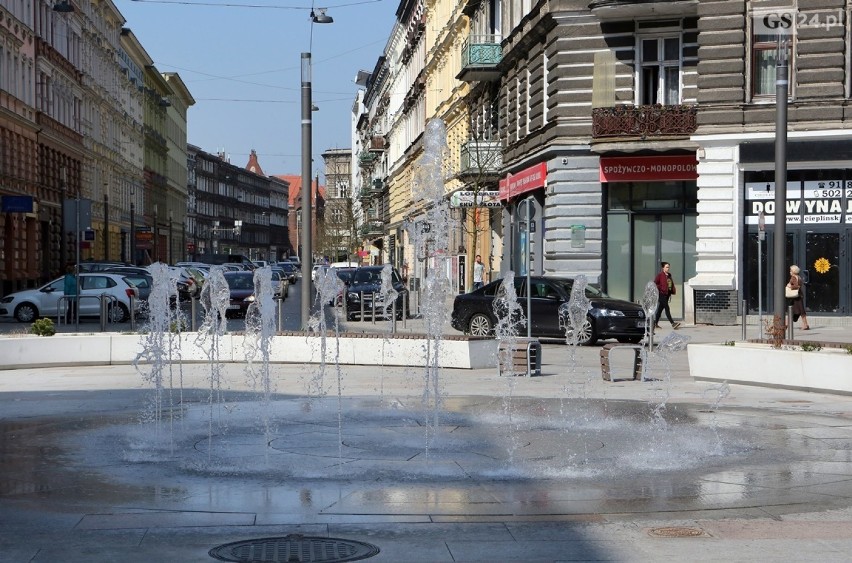 Pierwsze fontanny w Szczecinie już działają i zachwycają...