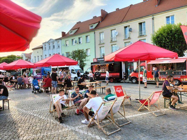 Festiwal Smaków Świata Food Trucków na placu Ratuszowym w Sulechowie - atrakcji nie brakowało