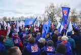 Kwidzyn. Związkowcy z IP domagają się podwyżek - przed zakładem protestowało około 400 osób [ZDJĘCIA]