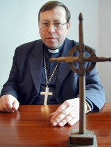 Bielsko-Biała: Biskup Paweł Anweiler został uhonorowany złotą odznaką