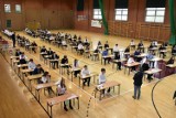 Egzamin ósmoklasisty w Piasecznie odbywa się bez zakłóceń. "Skompletowanie komisji było wyzwaniem"