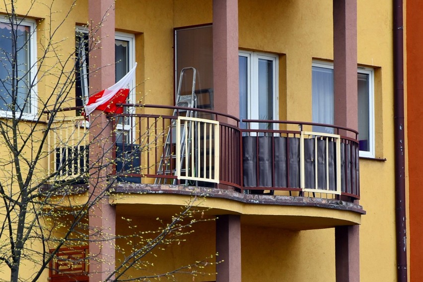 Piła. Mieszkańcy pamiętali o Dniu Flagi Rzeczypospolitej Polskiej. Obejrzyjcie zdjęcia