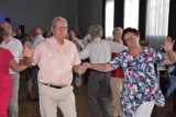 Pleszew. Pleszewscy seniorzy tańczyli, śpiewali i biesiadowali. Potrafią się bawić jak mało kto!