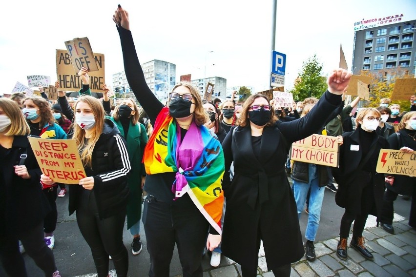 Protest młodzieży we wrocławskim Rynku 28.10.2020