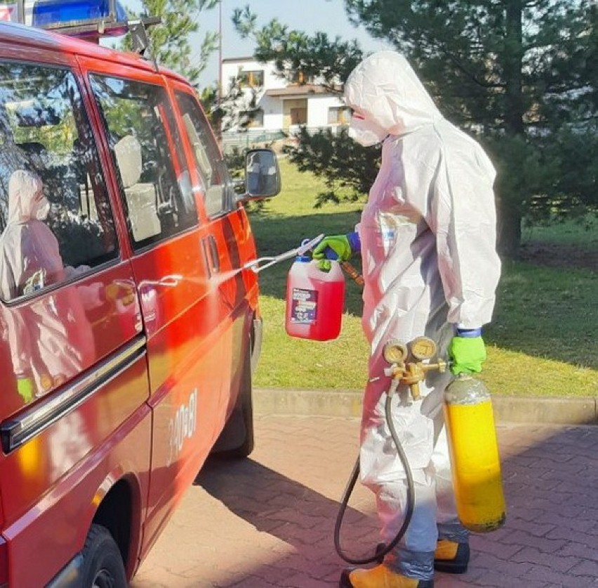 Pleszewscy strażacy wspierają walkę z koronawirusem