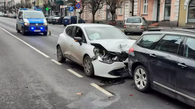 Kalisz: Kolizja z udziałem policyjnego radiowozu na ulicy Górnośląskiej