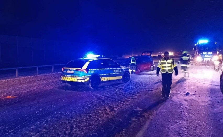 Wypadek na autostradzie A1 między Radomskiem a Kamieńskiem. Sprawczyni jechała za szybko