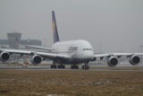 Okęcie: Na lotnisku Chopina wylądował Airbus A380 [zdjęcia i wideo]