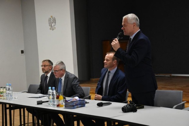 Poseł Zbigniew Dolata straszy opozycją i namawia do głosowania na Prawo i Sprawiedliwość