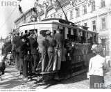 Autobusy i tramwaje w Warszawie na przestrzeni dziejów [ZDJĘCIA]