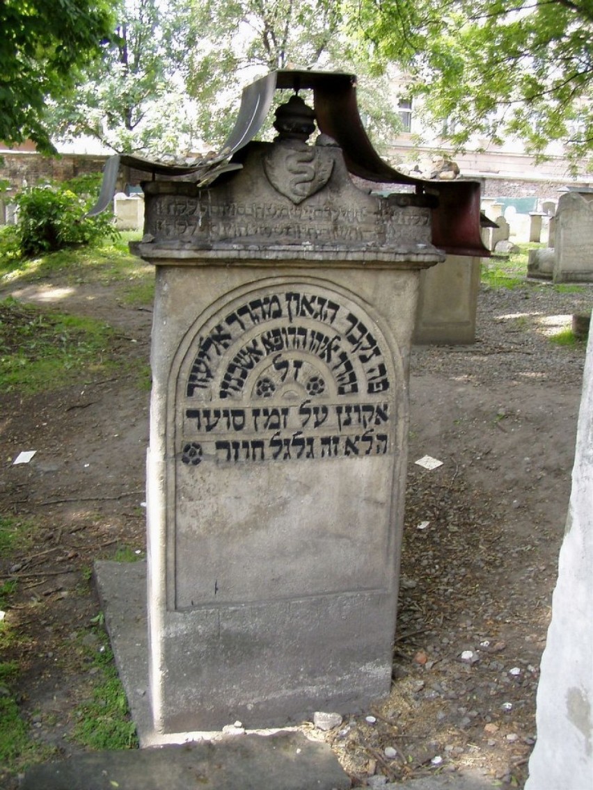 Eliezer Aszkenazy pochowany został w Krakowie