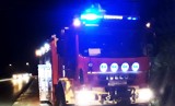 Zderzenie dwóch samochodów na górskiej drodze w Gorcach