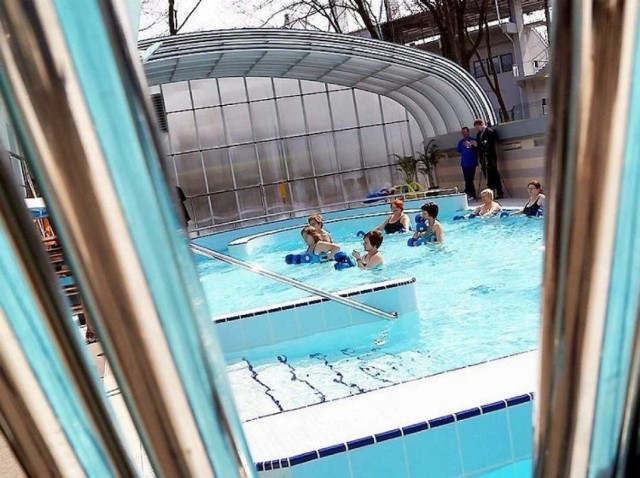 Z powodu koronawirusa, władze Inowrocławia zdecydowały o zamknięciu miejskich basenów