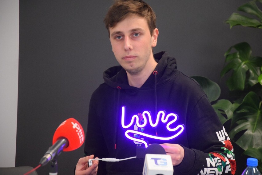 Marcin Sienkiewicz chce produkować neony z użyciem  LED-ów i...