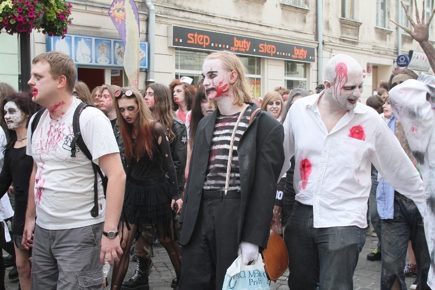 Zombie Walk na Piotrkowskiej w Łodzi

Zombie Walk na...