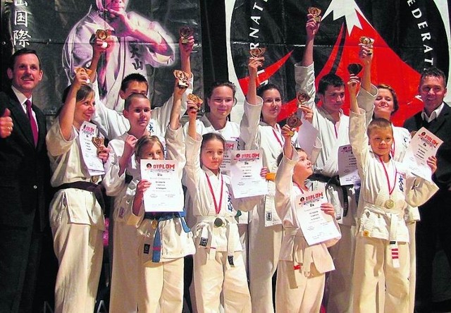 Olkuscy karatecy pokazali się z bardzo dobrej strony podczas egzaminu na stopnie uczniowskie kyu