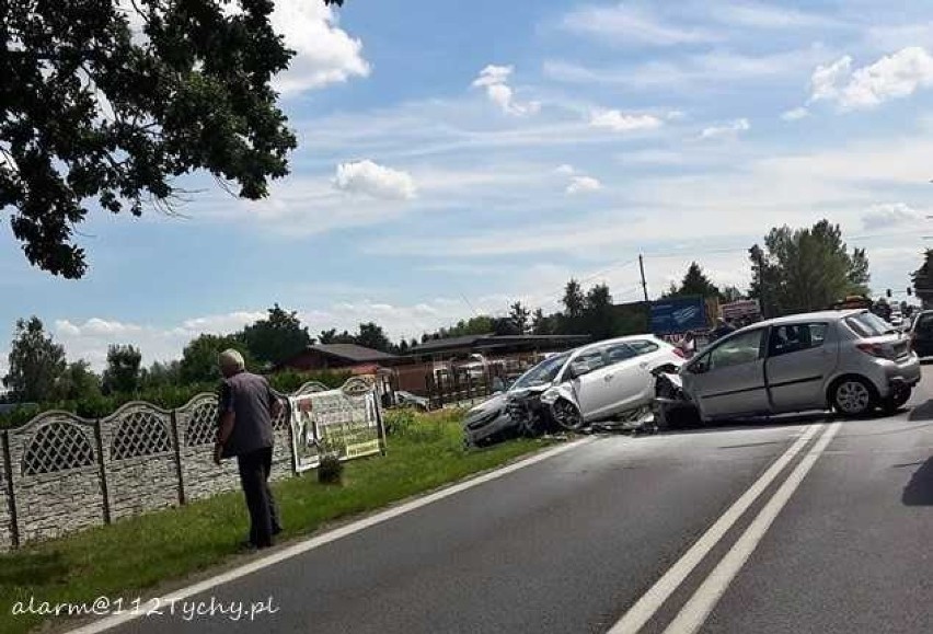 Trzy osoby zostały poszkodowane w wypadku, do którego doszło...