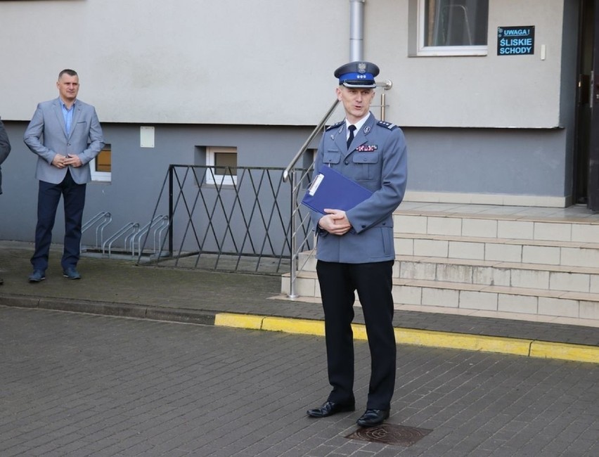 Bielsk Podlaski: Policja otrzymała nowe radiowozy. Dzisiaj zostały poświęcone i przekazane policjantom [ZDJĘCIA]