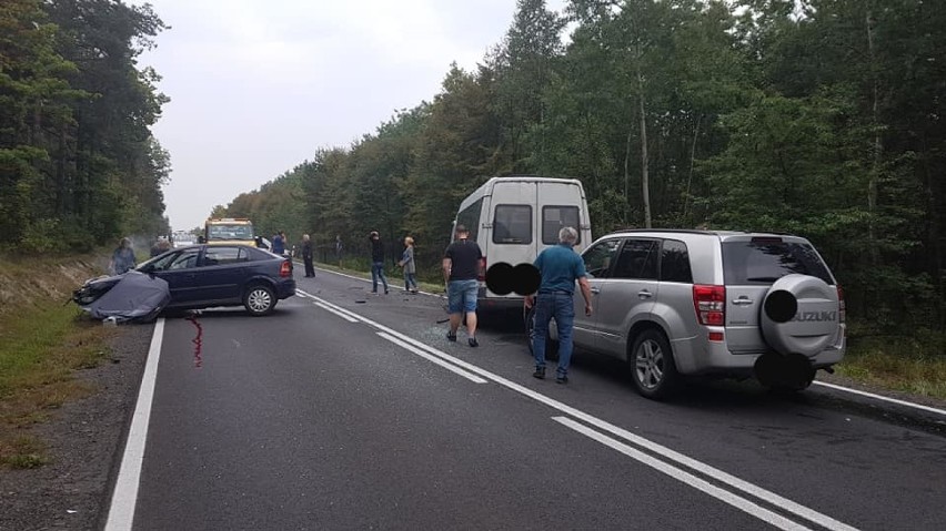 Tragiczny wypadek busa pod Olkuszem, jedna osoba nie żyje