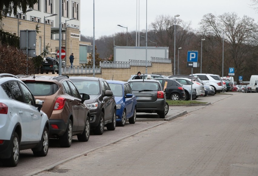 Ulica Rolna w Szczecinie. Mieszkańcy zgłaszają problemy z parkowaniem. Będą zmiany?
