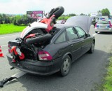 Jadowniki: motocyklista zatrzymał się na bagażniku opla