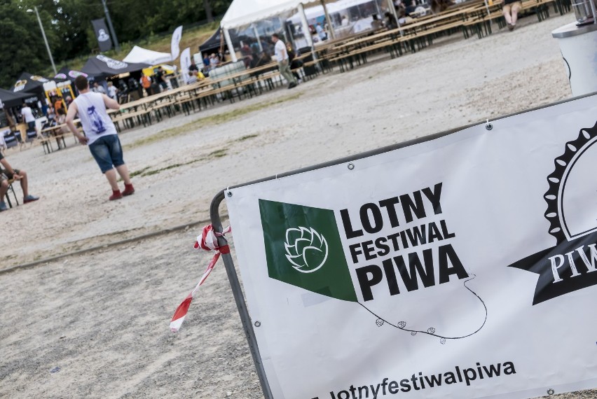 Warszawski Lotny Festiwal Piwa 2019.Miłośnicy kraftu świętują na błoniach PGE Narodowego [ZDJĘCIA]