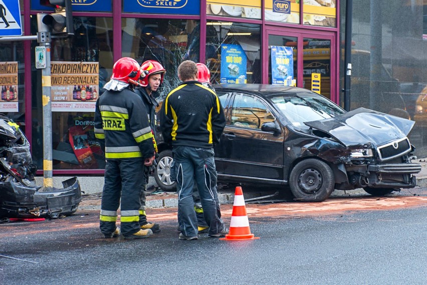 Zakopane: Poranny wypadek przy Krupówkach [ZDJĘCIA]