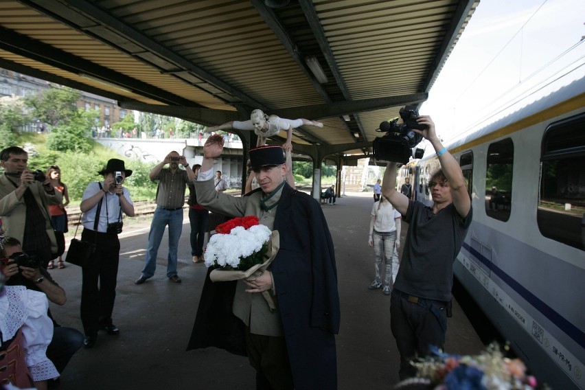 Charles de Gaulle w Zabrzu. Przyjechał pociągiem... Kraków - Katowice - Berlin [WIDEO + ZDJĘCIA]
