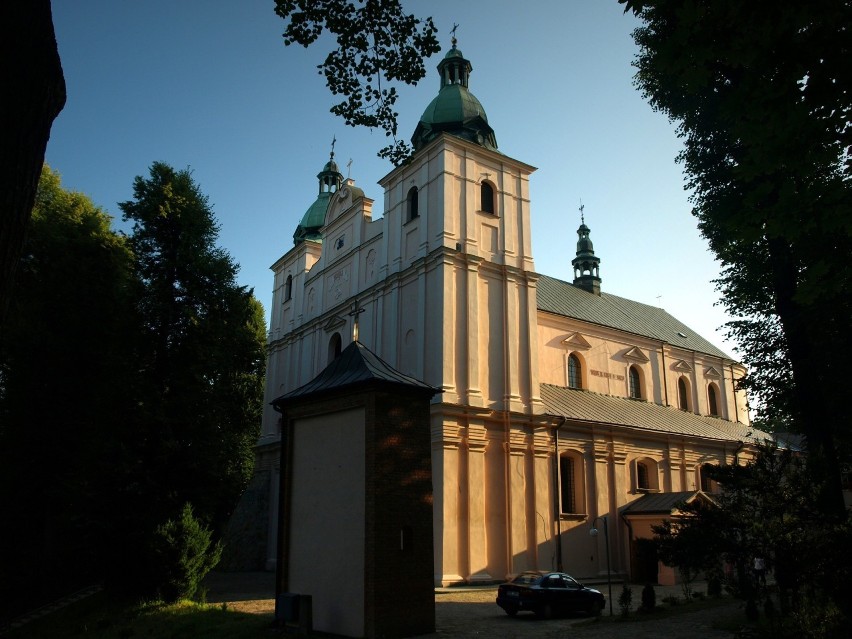 Sanktuarium Matki Boskiej Boreckiej w Borku Starym (ok. 15...
