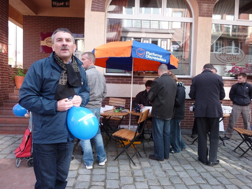 Lębork: Przedstawiciele Platformy Obywatelskiej zbierali podpisy