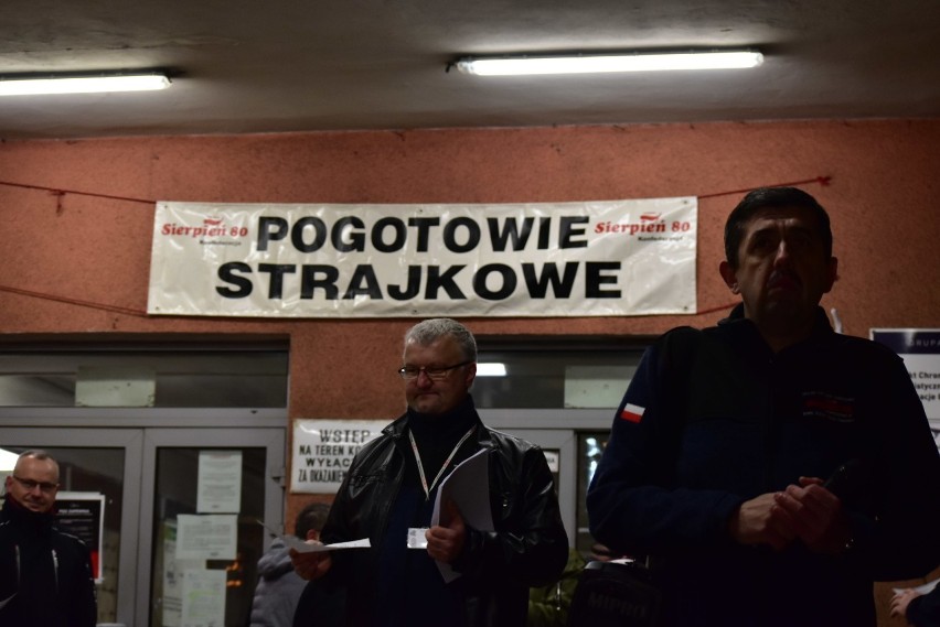 Strajk ostrzegawczy górników na Śląsku. Pracownicy z kopalń...