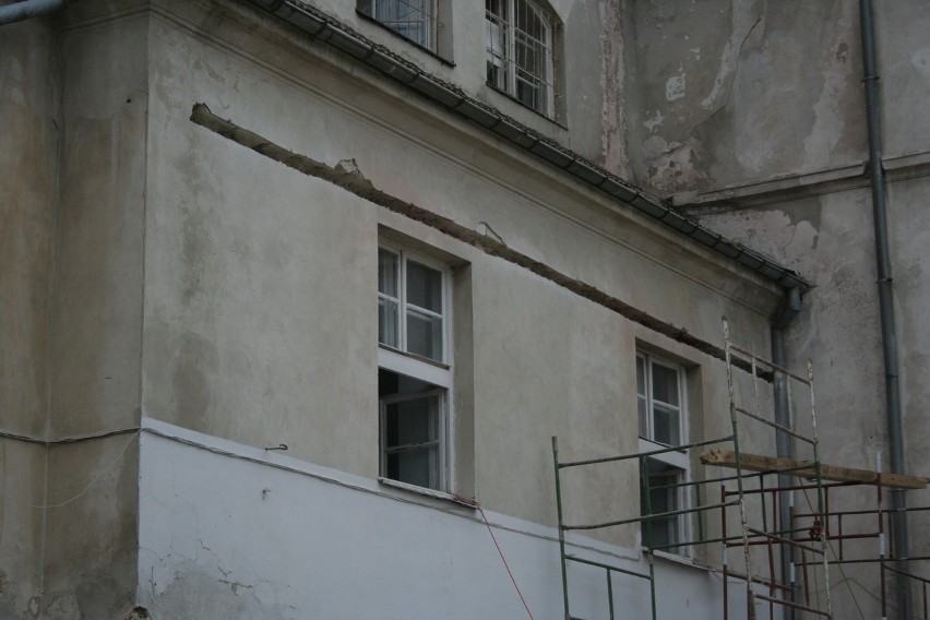 Kazimierz Dolny: Uszkodzoną część szkoły wyburzą w przyszłym tygodniu