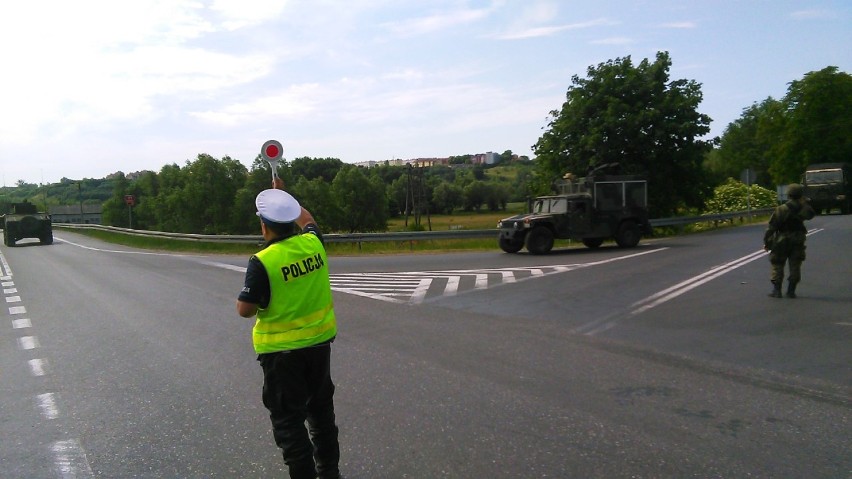 Policjanci zabezpieczają "Anakondę"