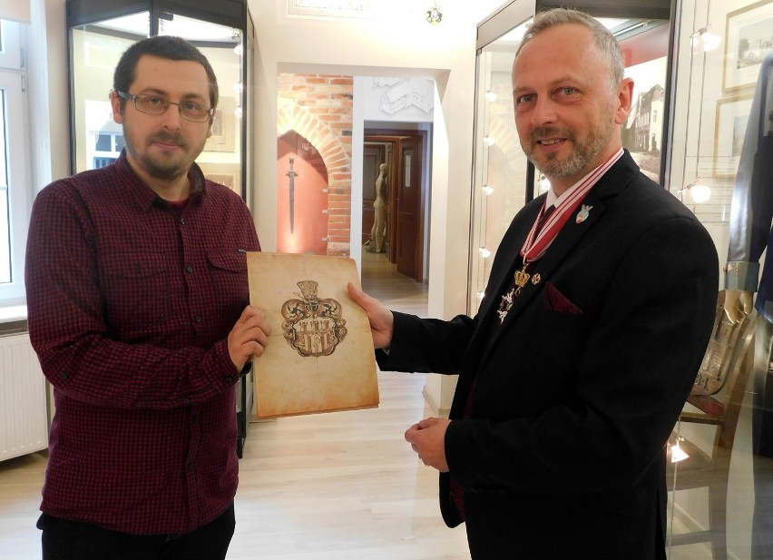 Muzeum w Chodzieży otrzymało podarunek od potomka Grudzińskich - dawnych właścicieli Chodzieży