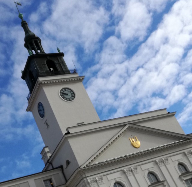 Kalisz bogaci się na wpływach z podatków