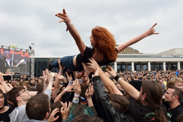 Warsztat z parzenia kawy i idealnego makijażu. A do tego koncert Luxtorpedy [ZA DARMO] / Zdjęcie z koncertu z Wrocławia