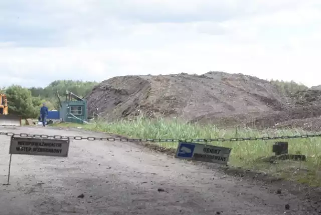 Największe protesty mieszkańców powiatu nowosolskiego z ostatniego roku dotyczą rekultywacji dawnych składowisk odpadów. Blokowali ulice mieszkańcy Bobrownik w gminie Otyń. Mieszkańcy Mirocina Dolnego pisali pisma do kogo mogli. W sprawie hałdy w Nowej Soli nikt nie protestuje, jest w mieście od 20 lat. Ale nie stała się mniej niebezpieczna, wręcz przeciwnie. 
W każdej z tych spraw są nowe fakty. Sprawdź, co się dzieje w tych trzech środowiskowych tematach, jakie są szanse na rozwiązanie tych problemów?   
Przejdź do galerii>>>>>