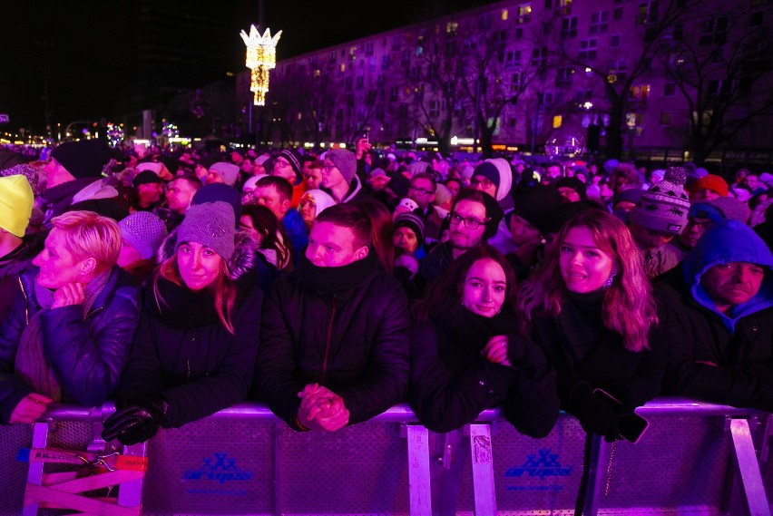 Sylwester na placu Bankowym w Warszawie 2019/2020. Bajm, Perfect, Edyta Górnika i inni. Tak stolica witała nowy rok! [ZDJĘCIA]