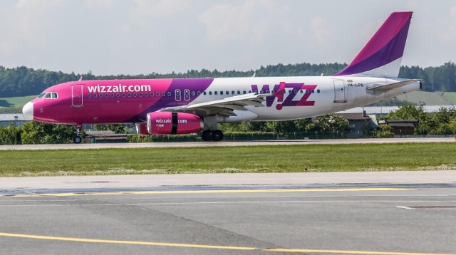 Linia lotnicza Wizz Air, której samoloty startują i lądują m.in. na lotnisku Kraków-Balice, ogłosiła wprowadzenie nowego produktu – WIZZ MultiPass. Jest to 6-miesięczny plan abonamentowy.