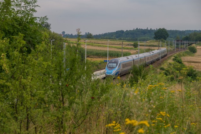 Wypadek Pendolino. Pociąg zderzył się z autobusem jadącym na lotnisko