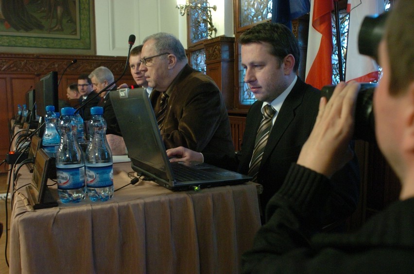 Nadzwyczajna sesja w Słupsku: Kolejne spotkanie ws. budżetu [ZDJĘCIA]