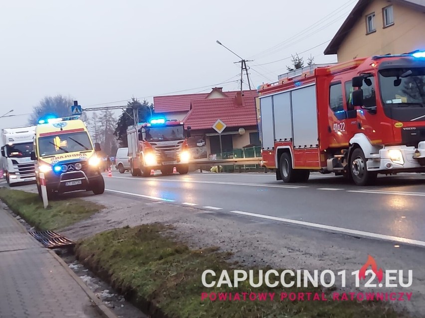 Do wypadku doszło na DK 75 w Czchowie. Dwie osoby nie żyją,...
