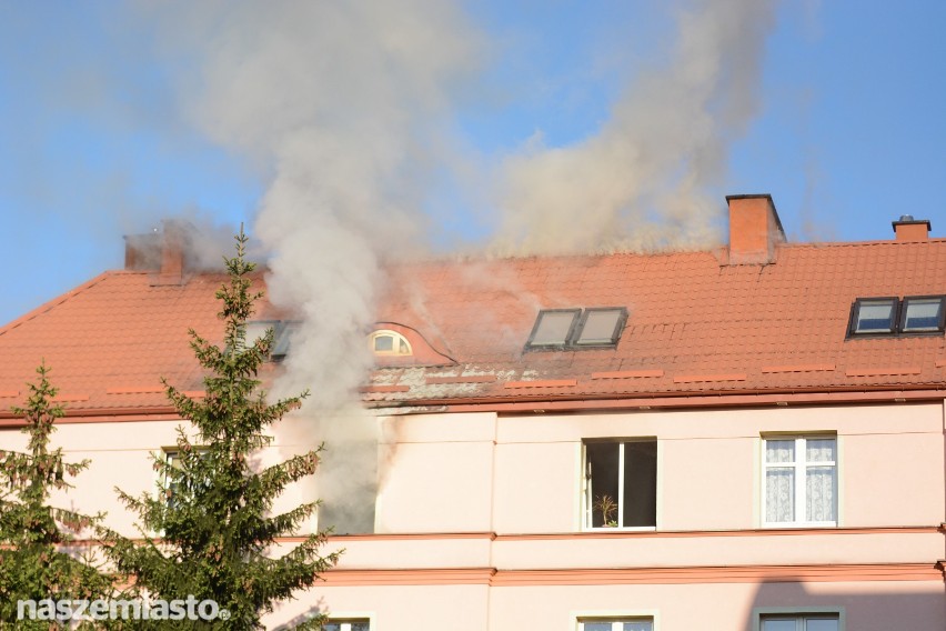 Tragedia w Grudziądzu. W pożarze zginął mężczyzna [wideo, zdjęcia]