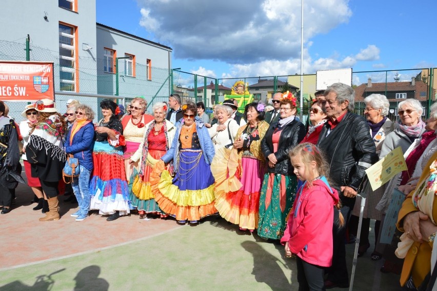 Festiwal Twórczości Senioralnej pokazał, jak aktywną grupą są ostrowieccy seniorzy [ZDJĘCIA]