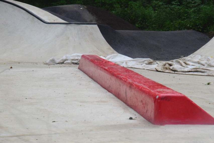 Skateplaza w łęczyckim parku już prawie gotowa